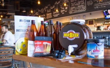 Review Mr. Beer Premium Gold Edition Kit (Home Brewing Craft) Home Beer Kit