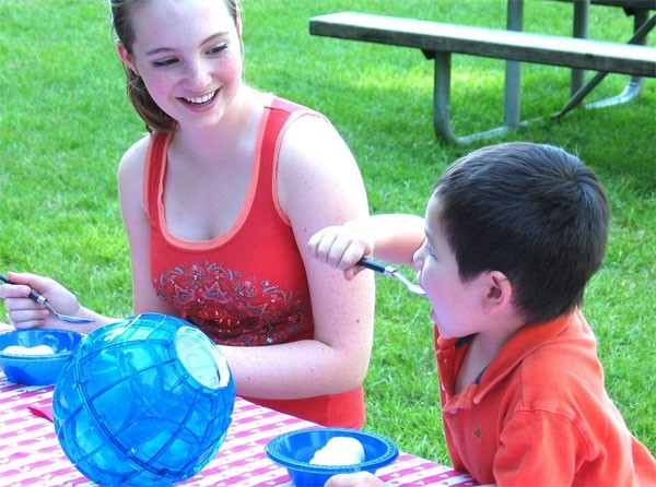 play and freeze ice cream maker