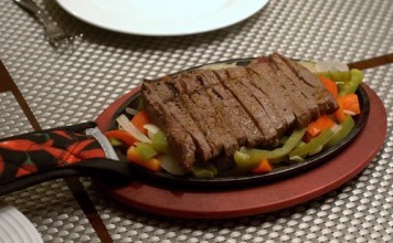 Lodge LFSR3 Pre-Seasoned Fajita Set Review lodge lfsr3