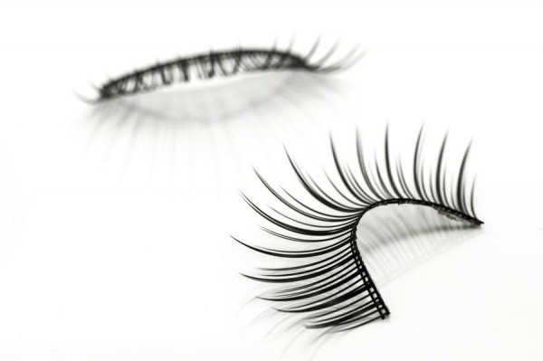 grow back your eyelashes