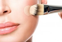 How Do Makeup Brushes Give Rise to Skin Issues?
